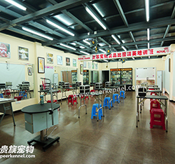 學(xué)校教室